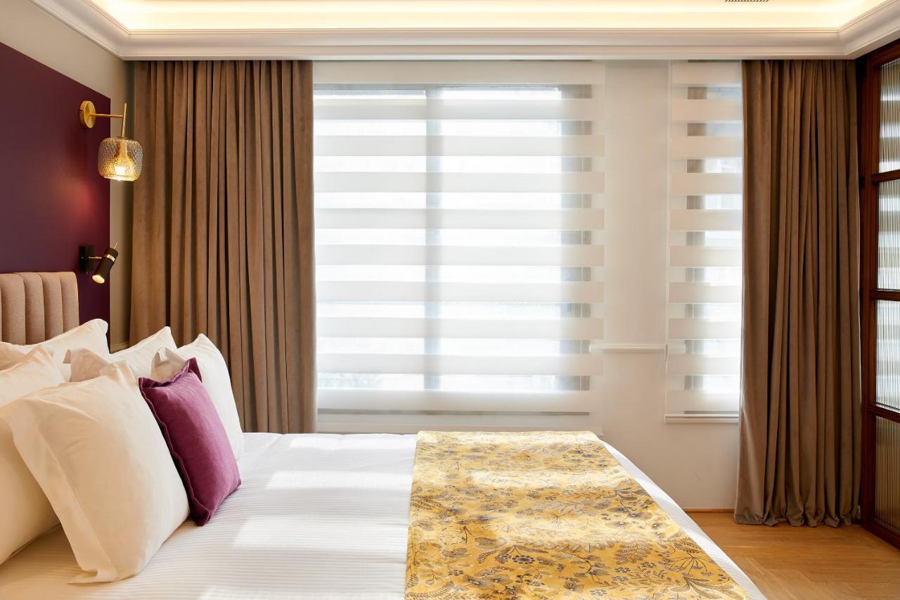 The Excelsior - Small Luxury Hotels Of The World Tesalonika Bagian luar foto A bed runner