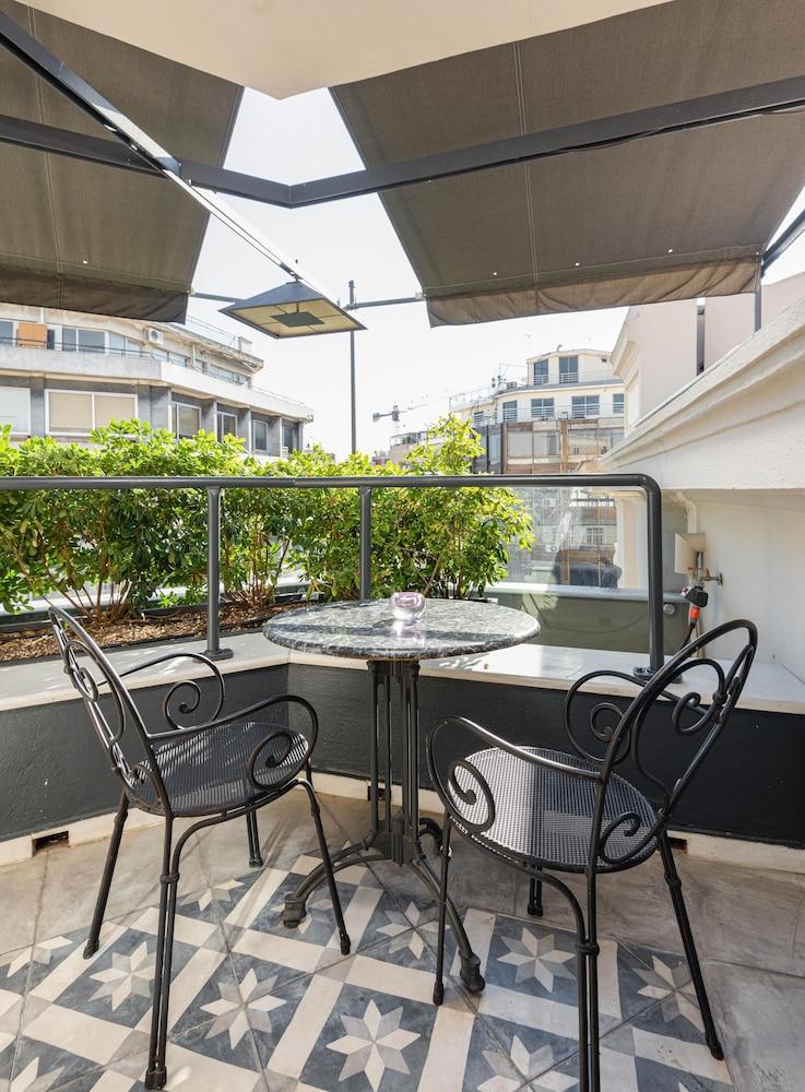 The Excelsior - Small Luxury Hotels Of The World Tesalonika Bagian luar foto A balcony in Athens, Greece