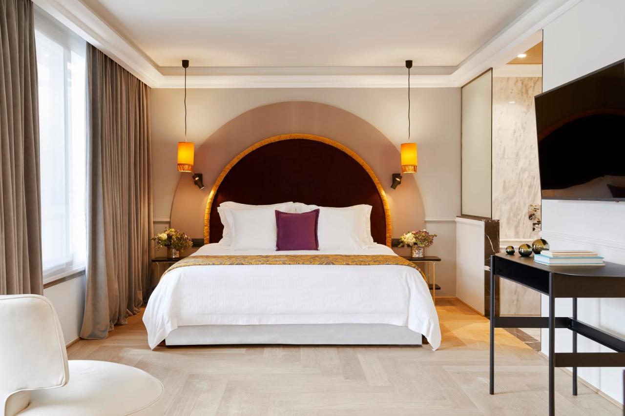 The Excelsior - Small Luxury Hotels Of The World Tesalonika Bagian luar foto A bedroom at the Mandarin Oriental, Paris